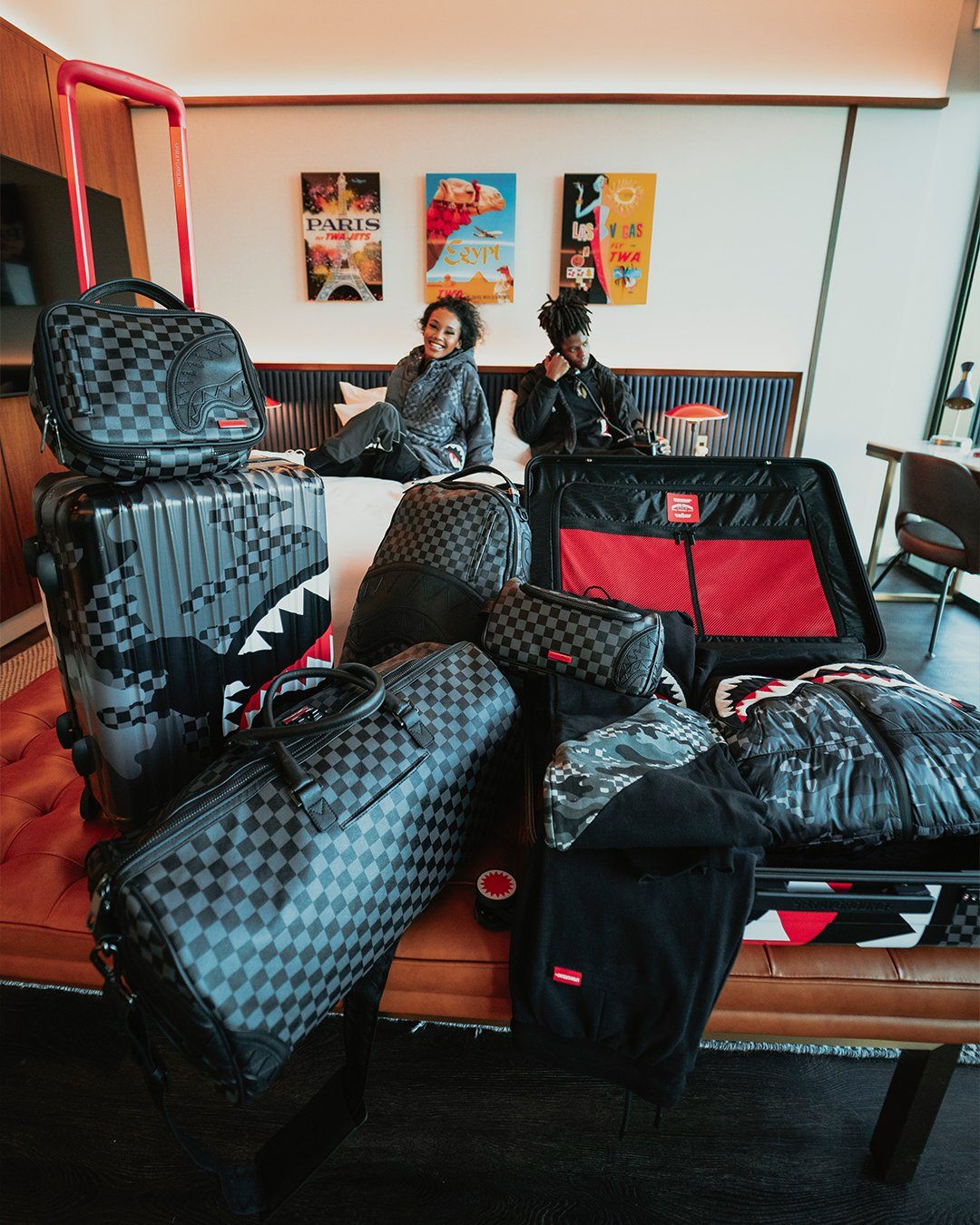 3AM SHARKNAUTICS 22ƒ?� CARRY-ON LUGGAGE