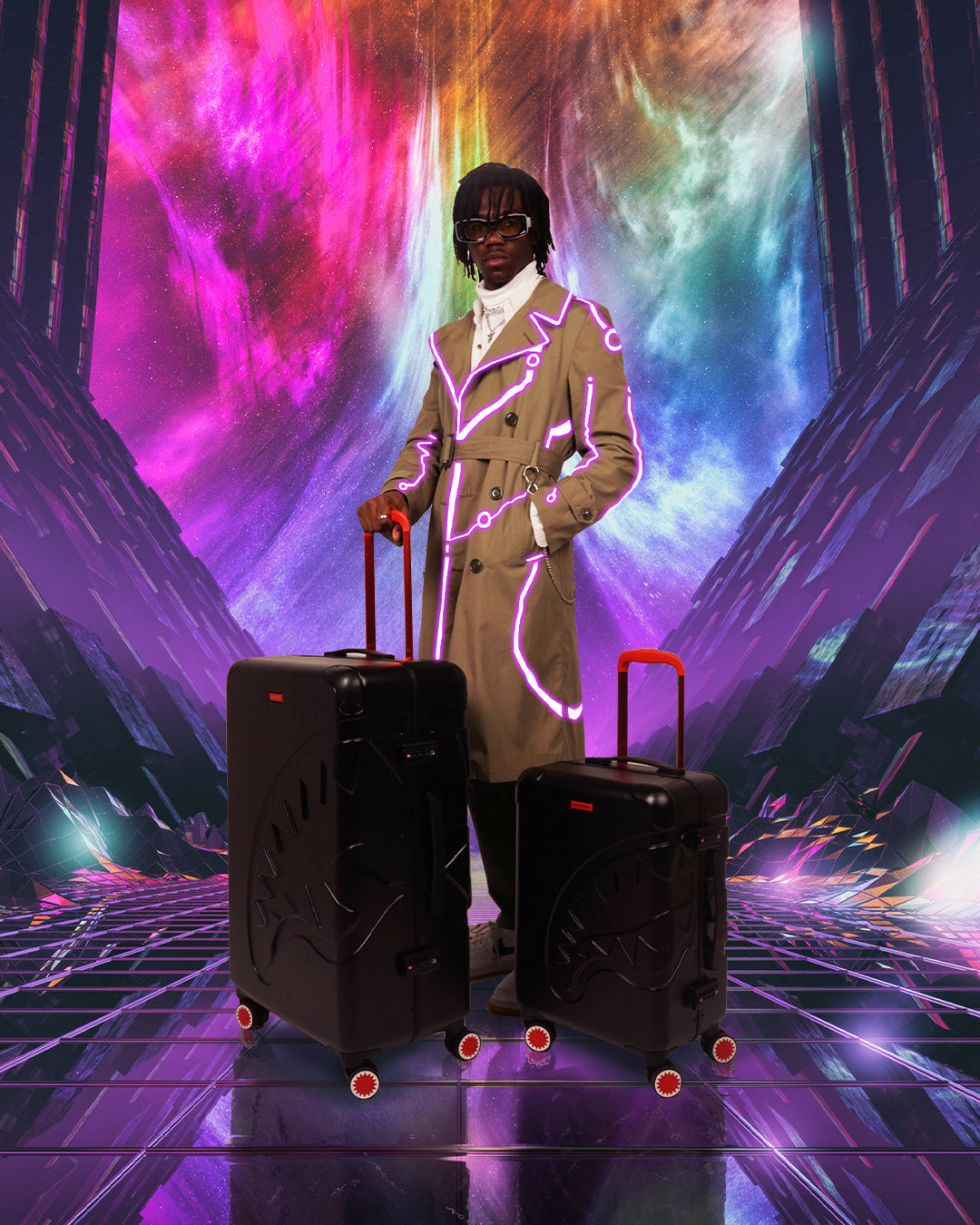 SHARKITECTURE MOLDED 29ƒ?� FULL-SIZE LUGGAGE