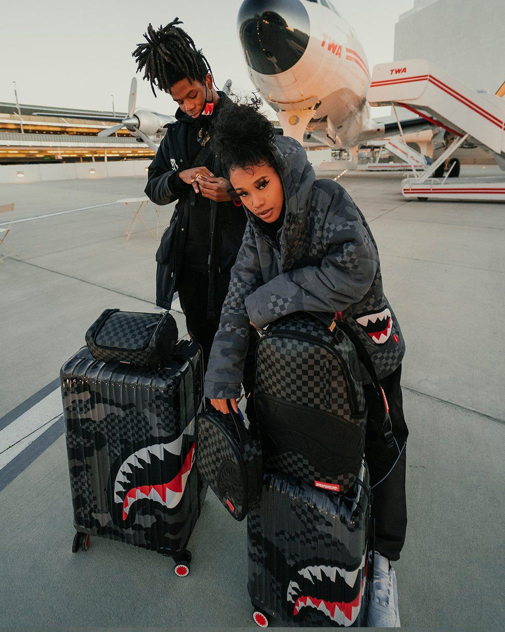 3AM SHARKNAUTICS 29.5ƒ?� FULL-SIZE LUGGAGE