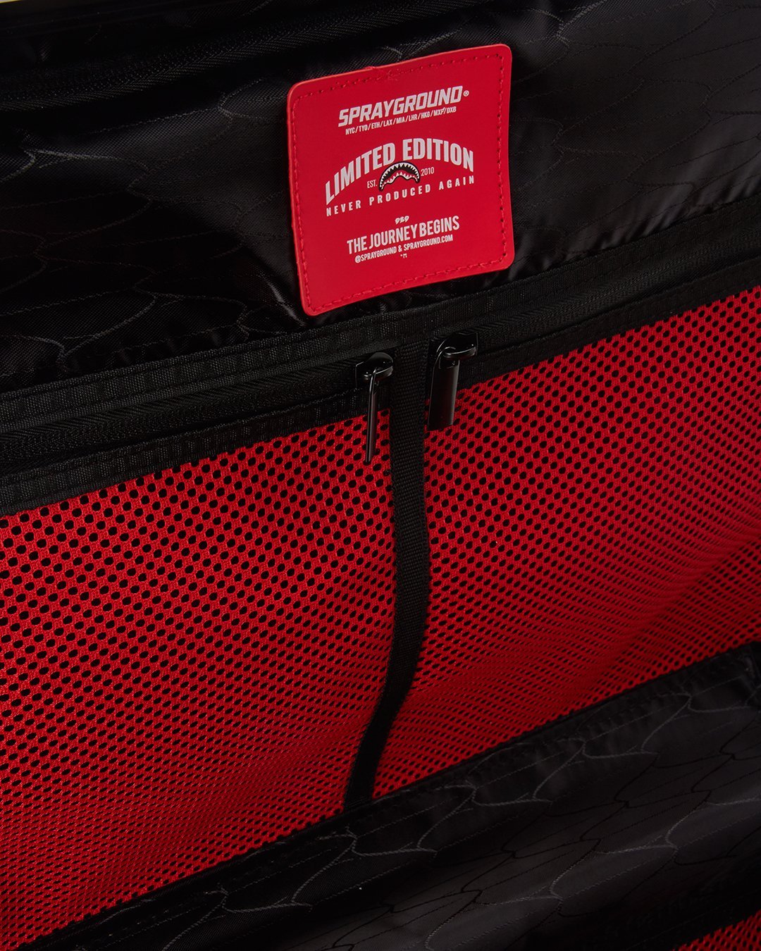 3AM SHARKNAUTICS 22ƒ?� CARRY-ON LUGGAGE