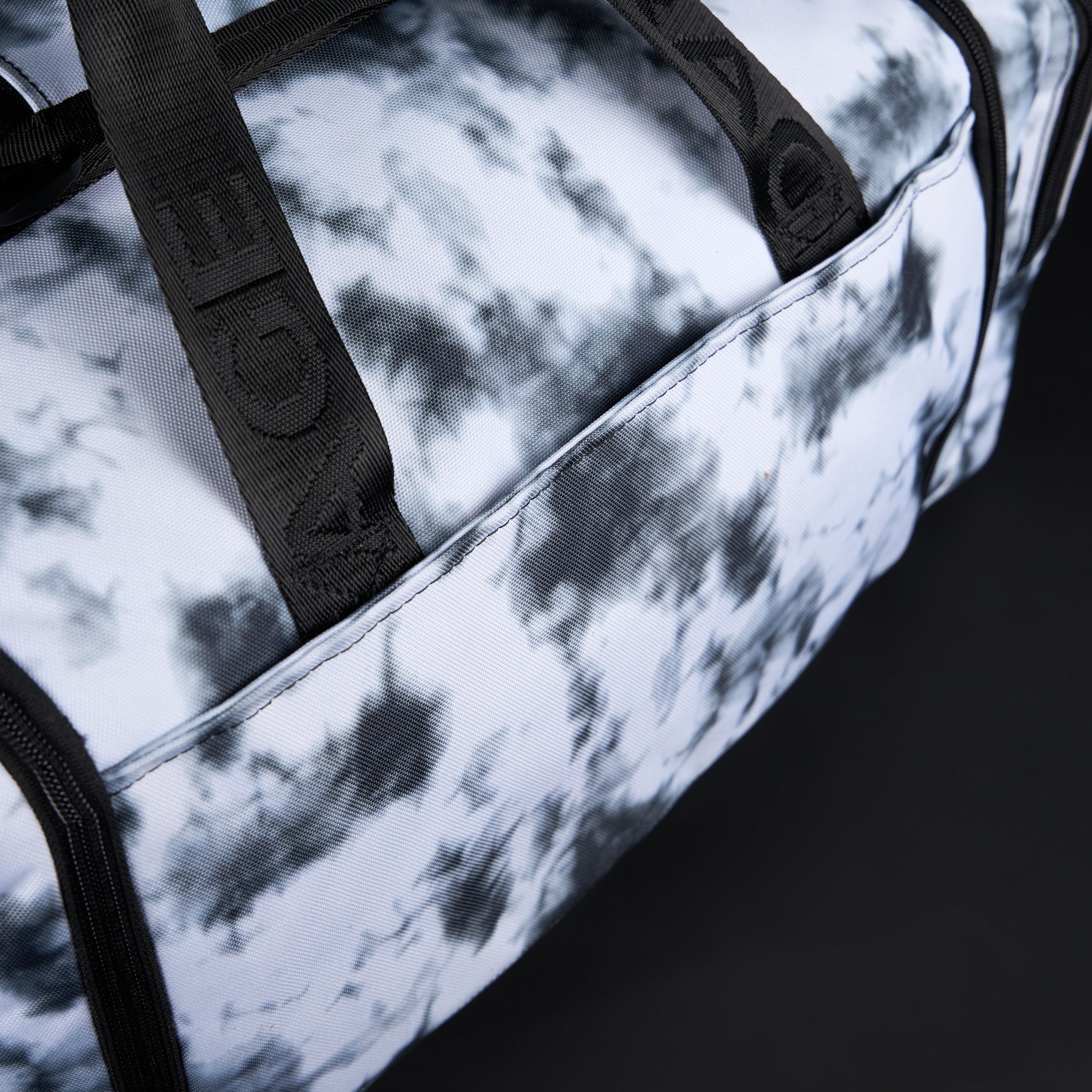 30L Perfect Duffle Bag Graffiti Green