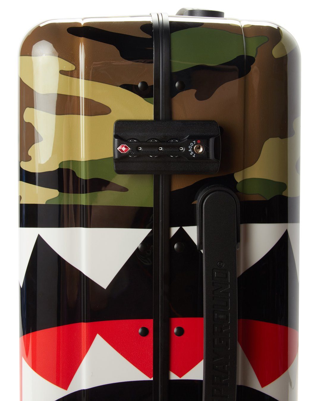 SHARKNAUTICS (CAMO) 29.5ƒ?� FULL-SIZE LUGGAGE